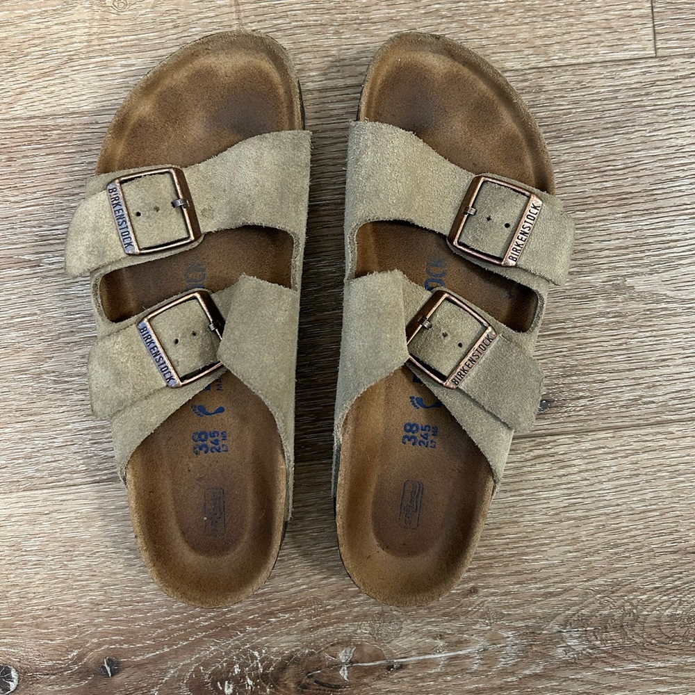 Arizona Soft Footbed Suede (Unisex)